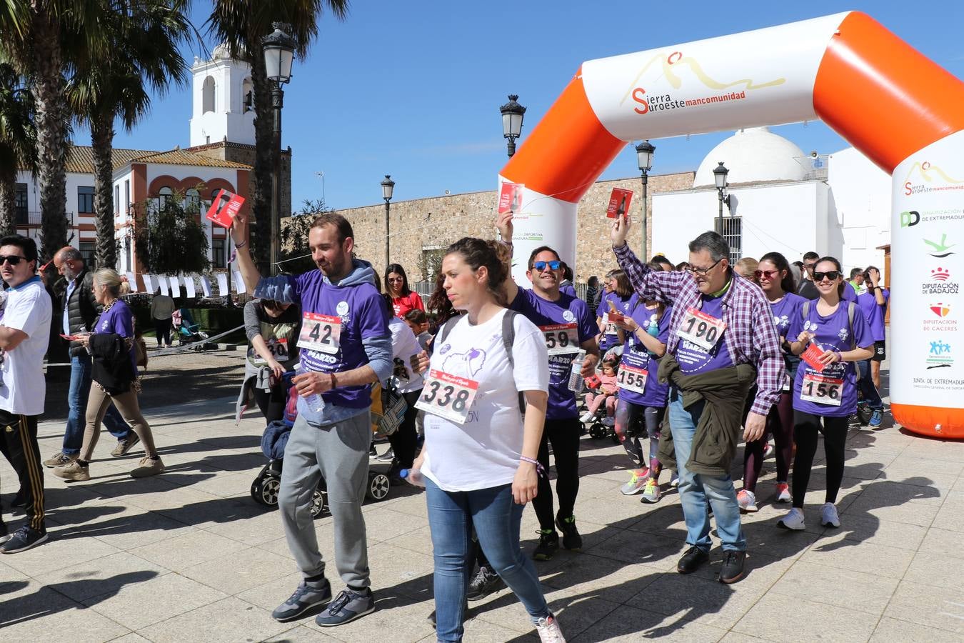 Participantes en la II Carrera de la Mujer.