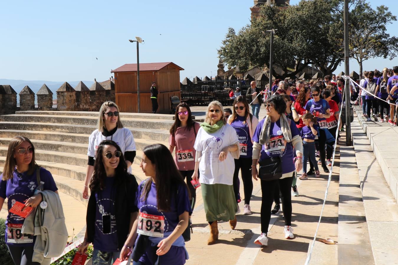 Participantes en la II Carrera de la Mujer.