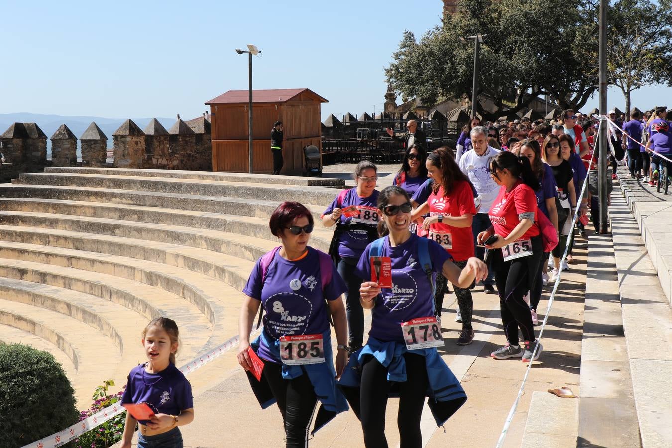 Participantes en la II Carrera de la Mujer.
