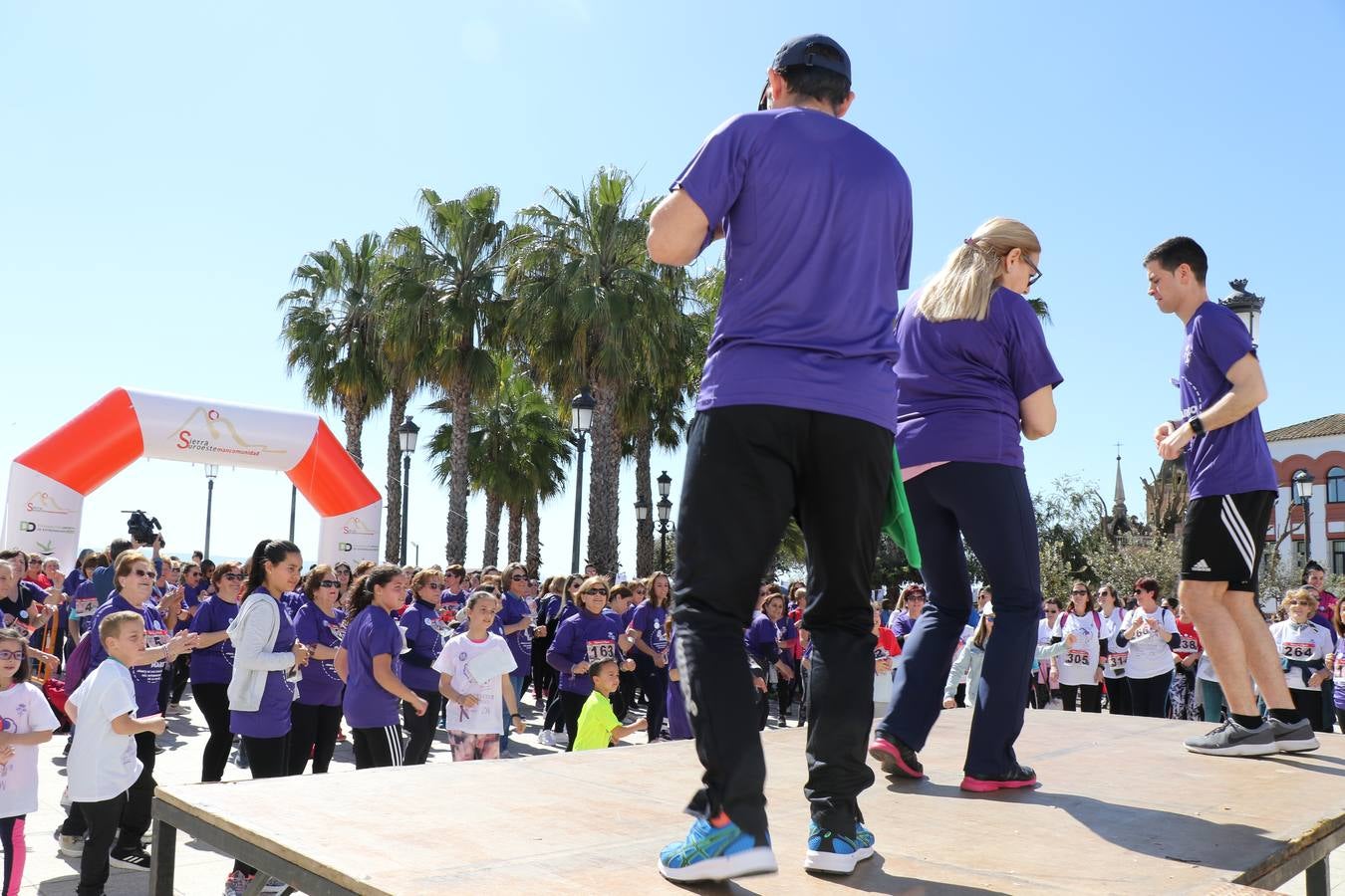 Participantes en la II Carrera de la Mujer.