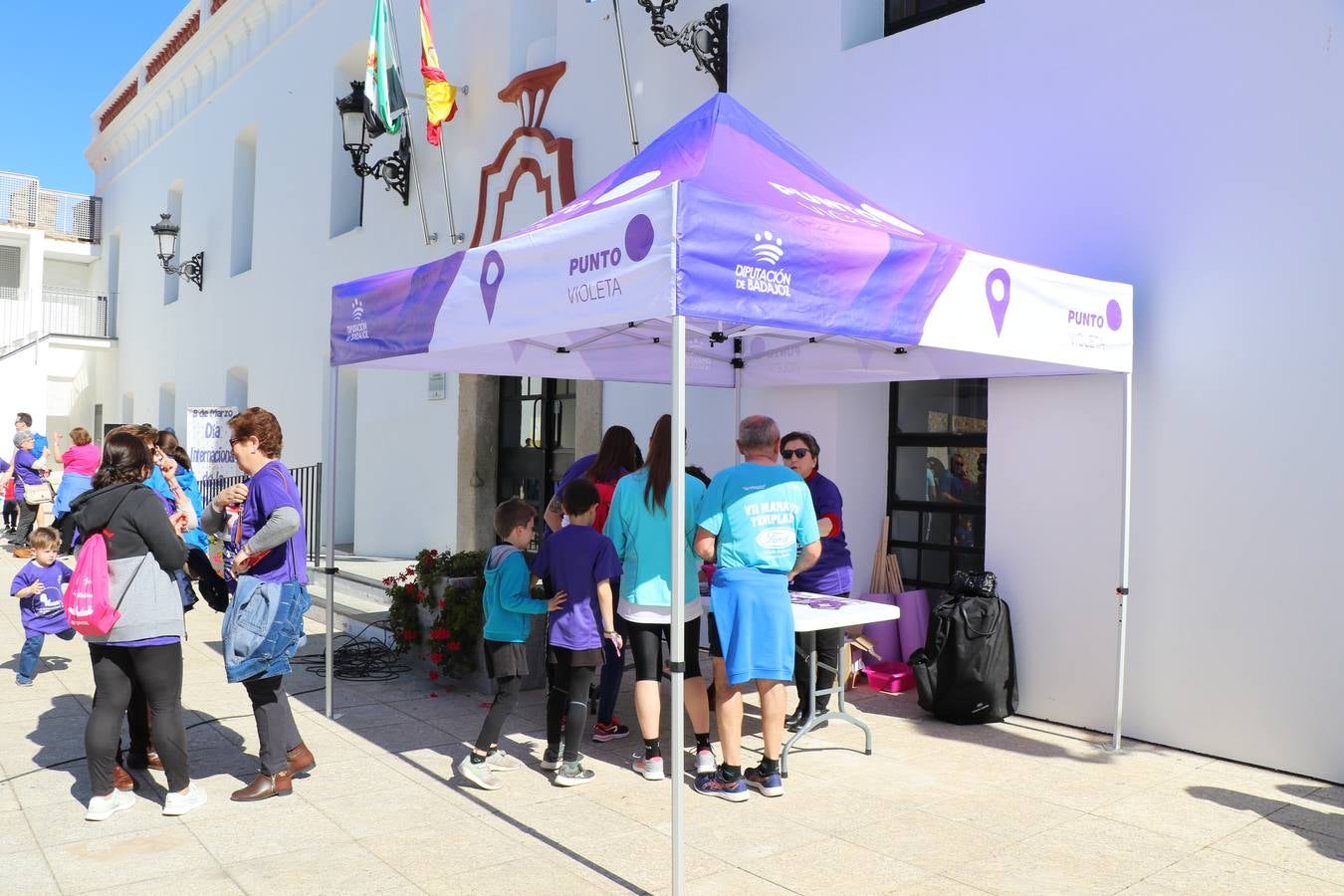 Participantes en la II Carrera de la Mujer.