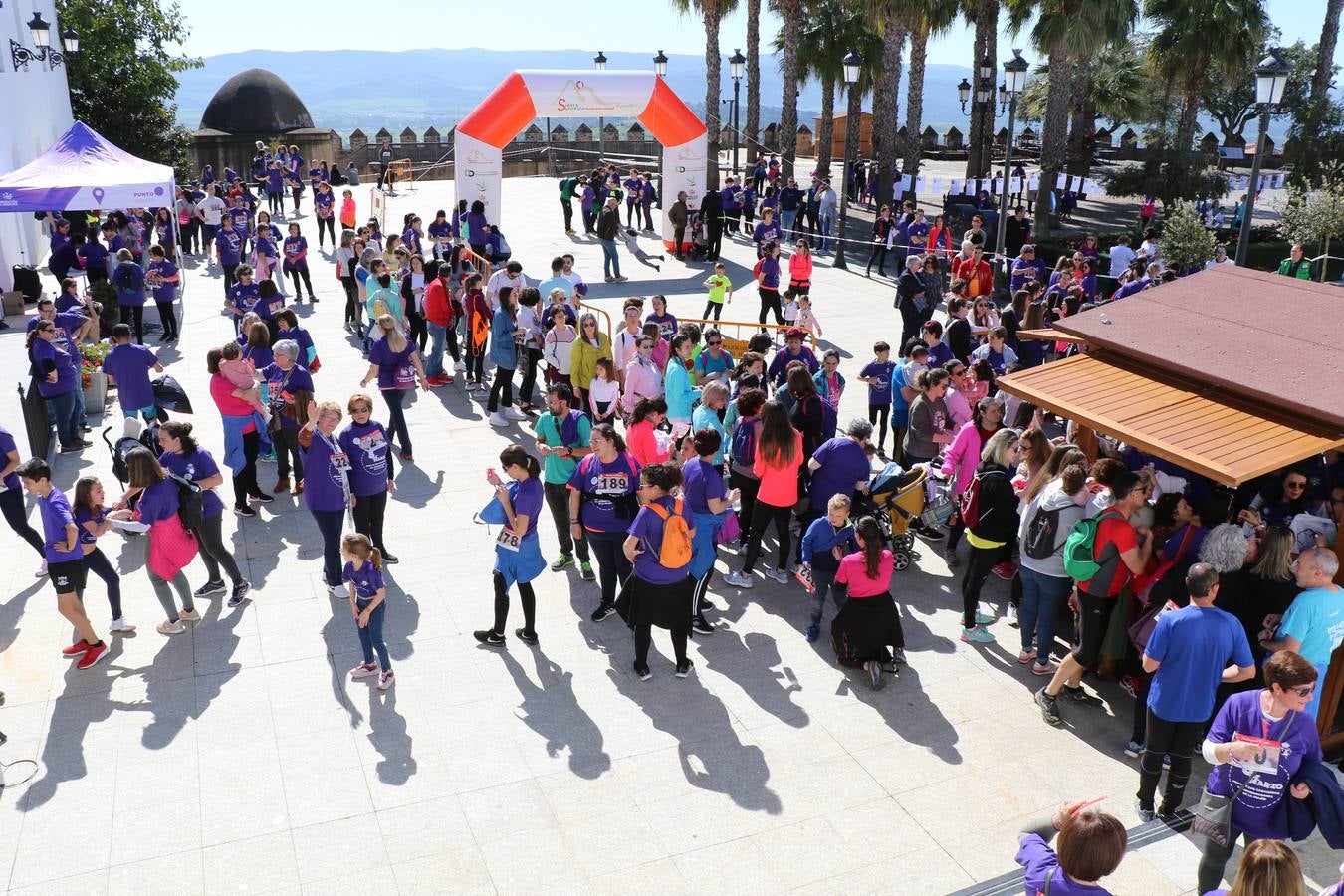 Participantes en la II Carrera de la Mujer.