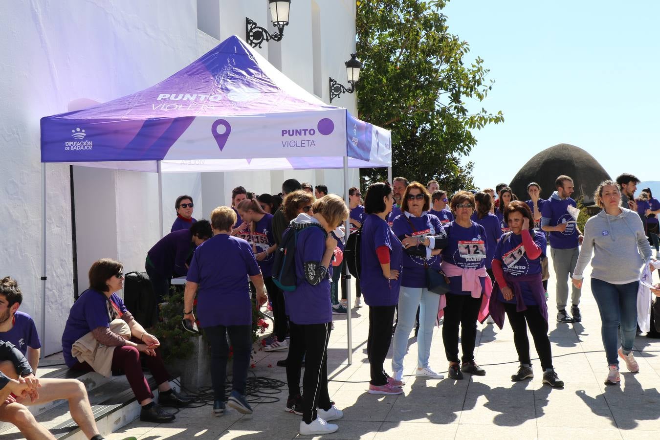 Participantes en la II Carrera de la Mujer.