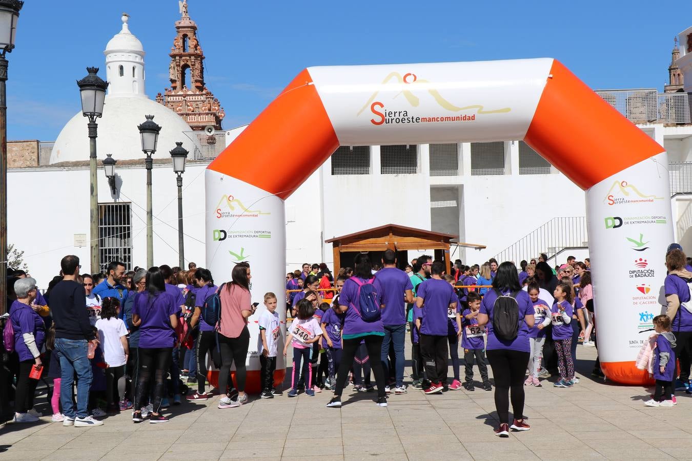 Participantes en la II Carrera de la Mujer.