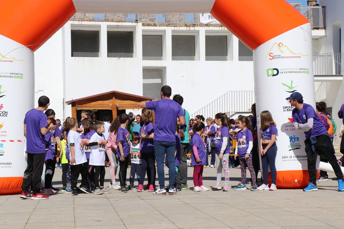 Participantes en la II Carrera de la Mujer.