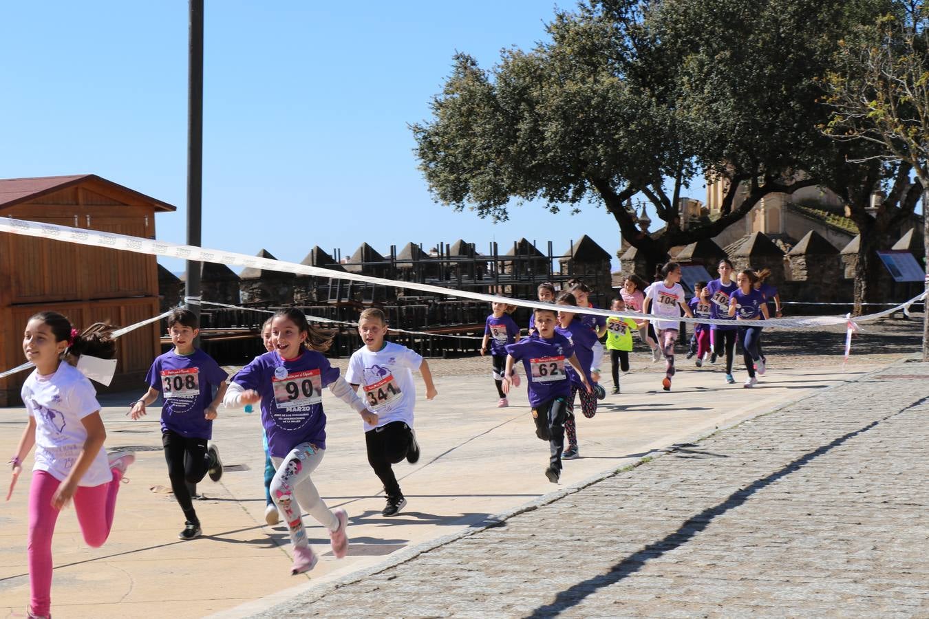 Participantes en la II Carrera de la Mujer.