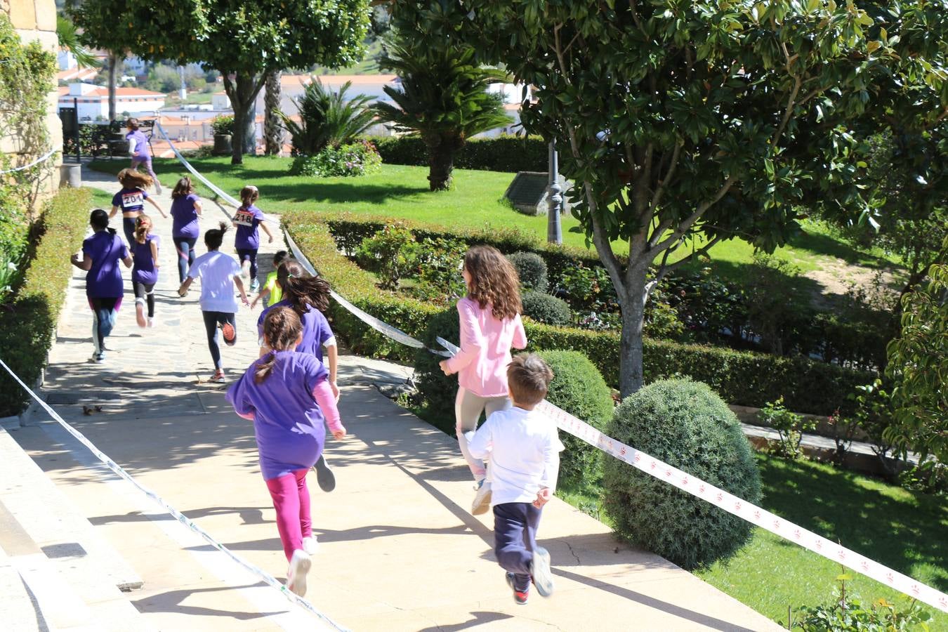 Participantes en la II Carrera de la Mujer.