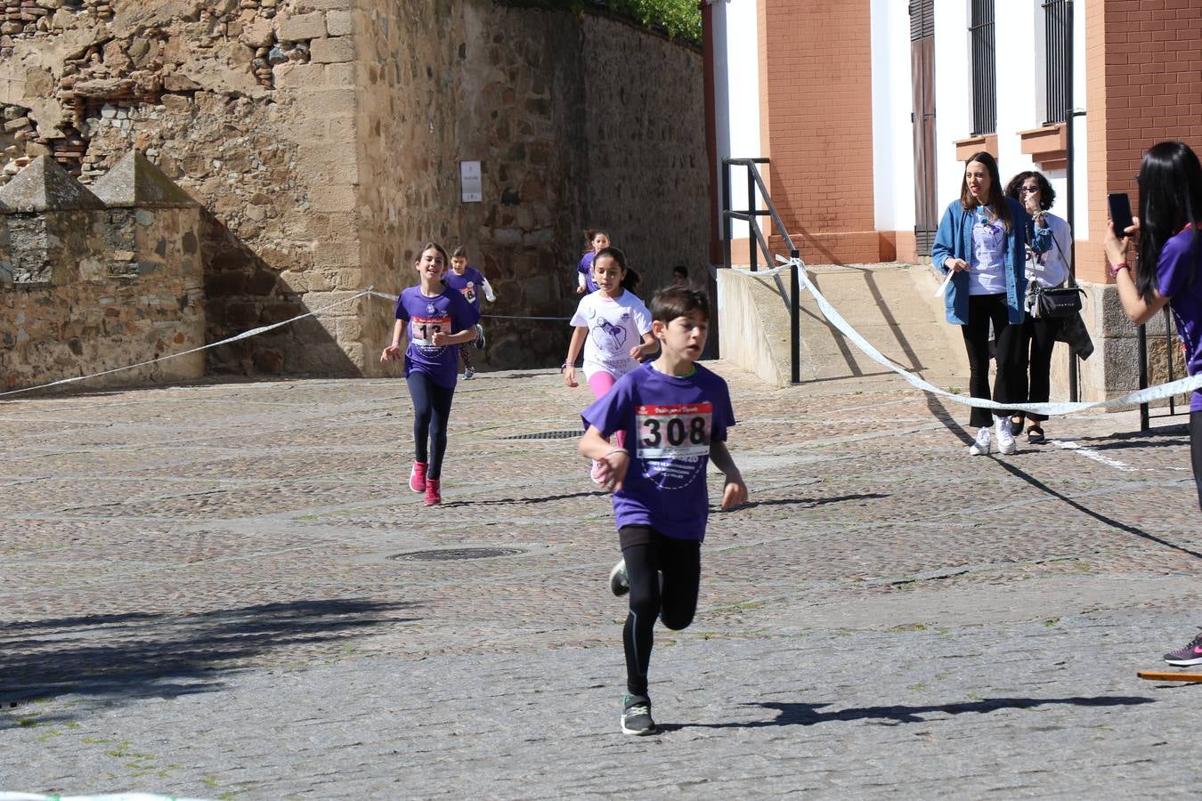 Participantes en la II Carrera de la Mujer.