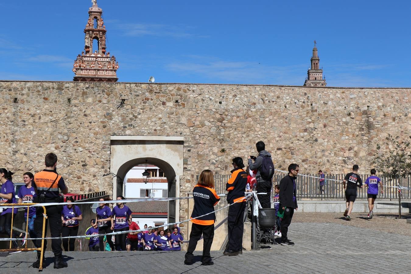 Participantes en la II Carrera de la Mujer.