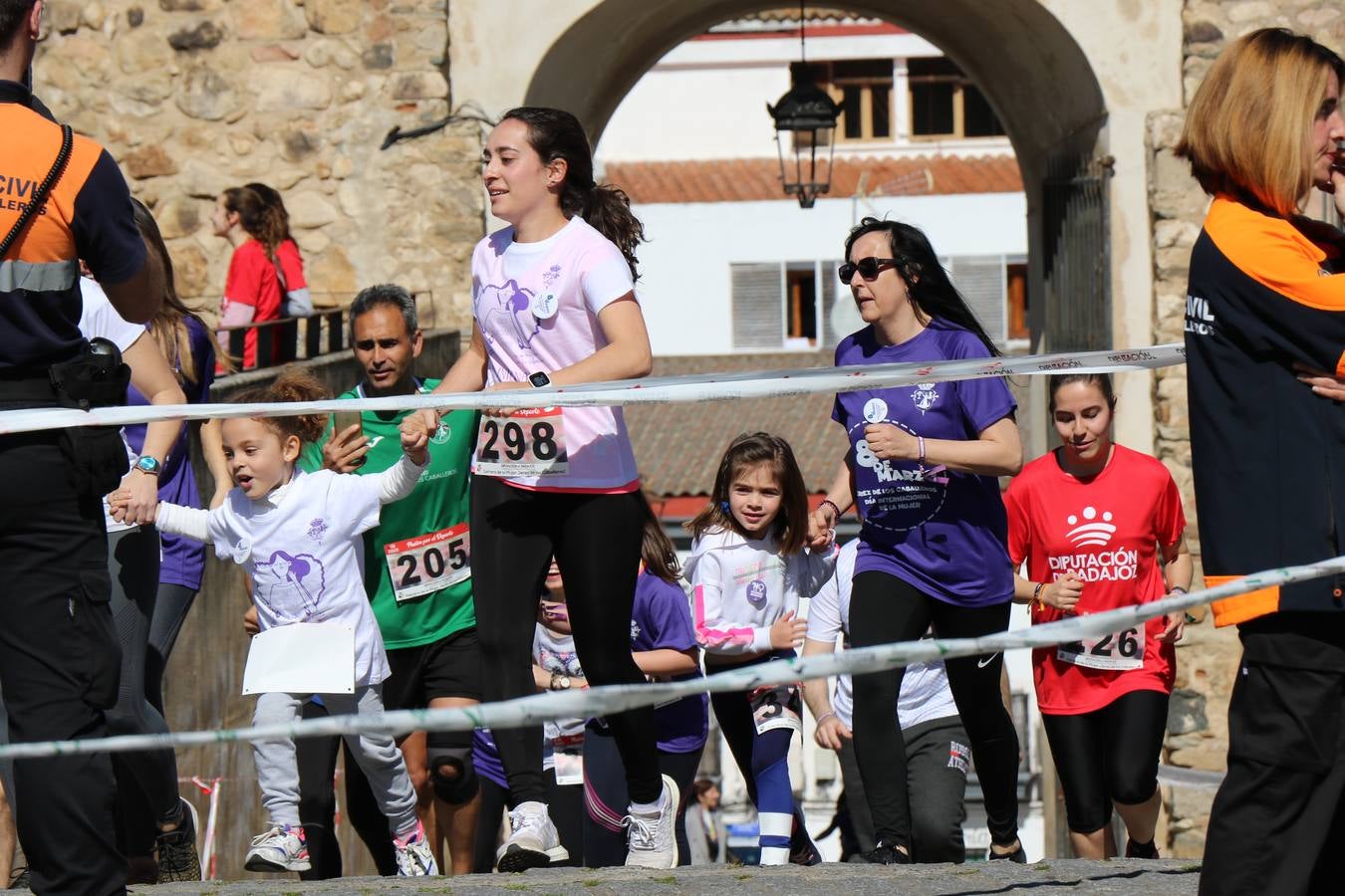 Participantes en la II Carrera de la Mujer.