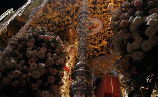 Nuestra Señora del Rosario, bajo Palio, el Domingo de Ramos.
