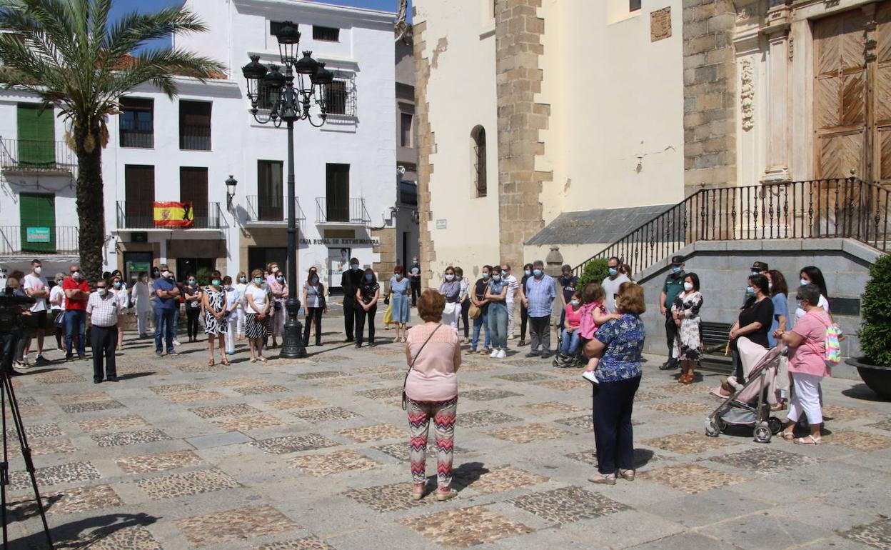Jerez guarda un minuto de silencio en memoria de las víctimas de la COVID-19