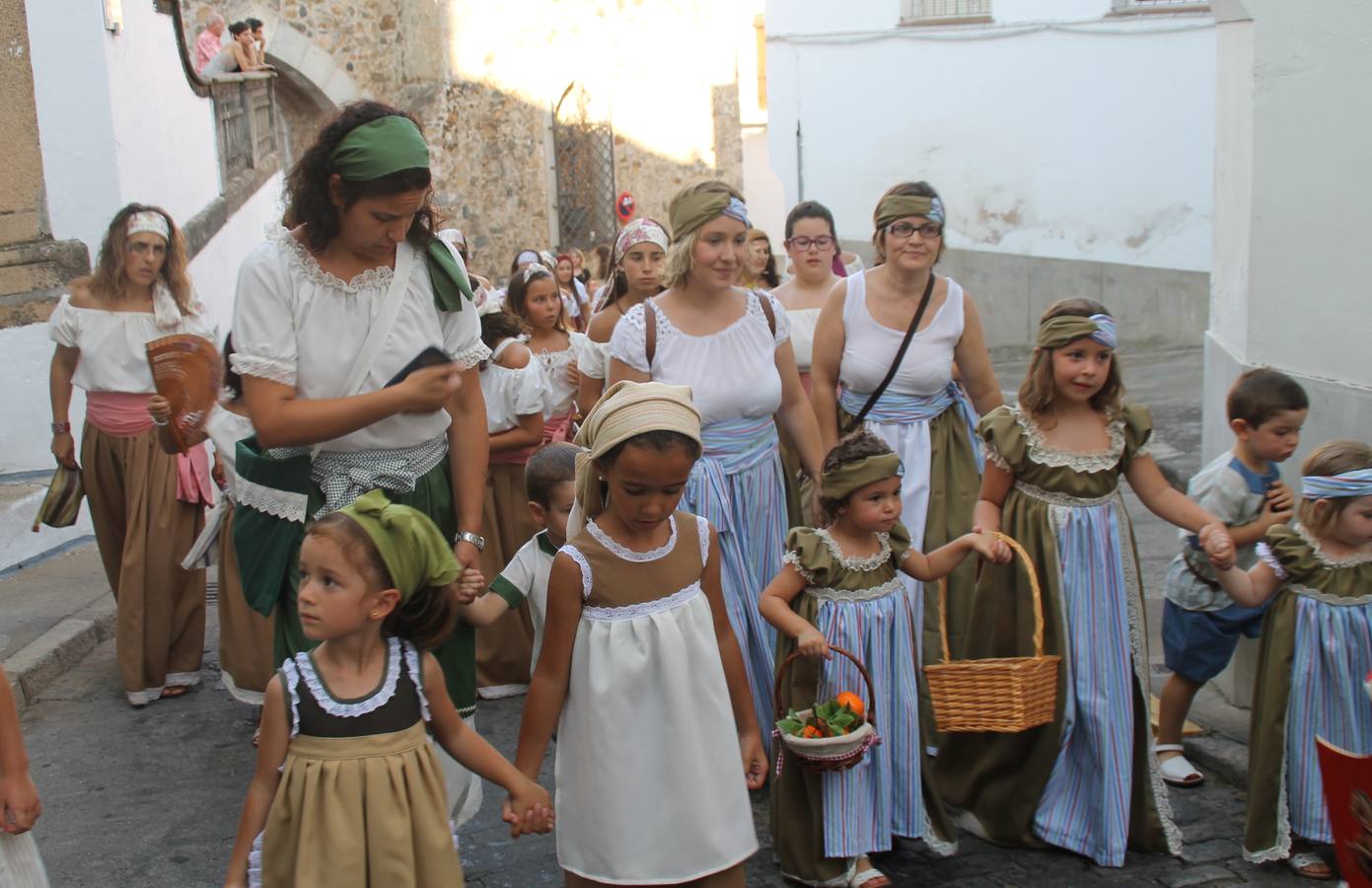Escena de animación de calle en la fortaleza templaria.
