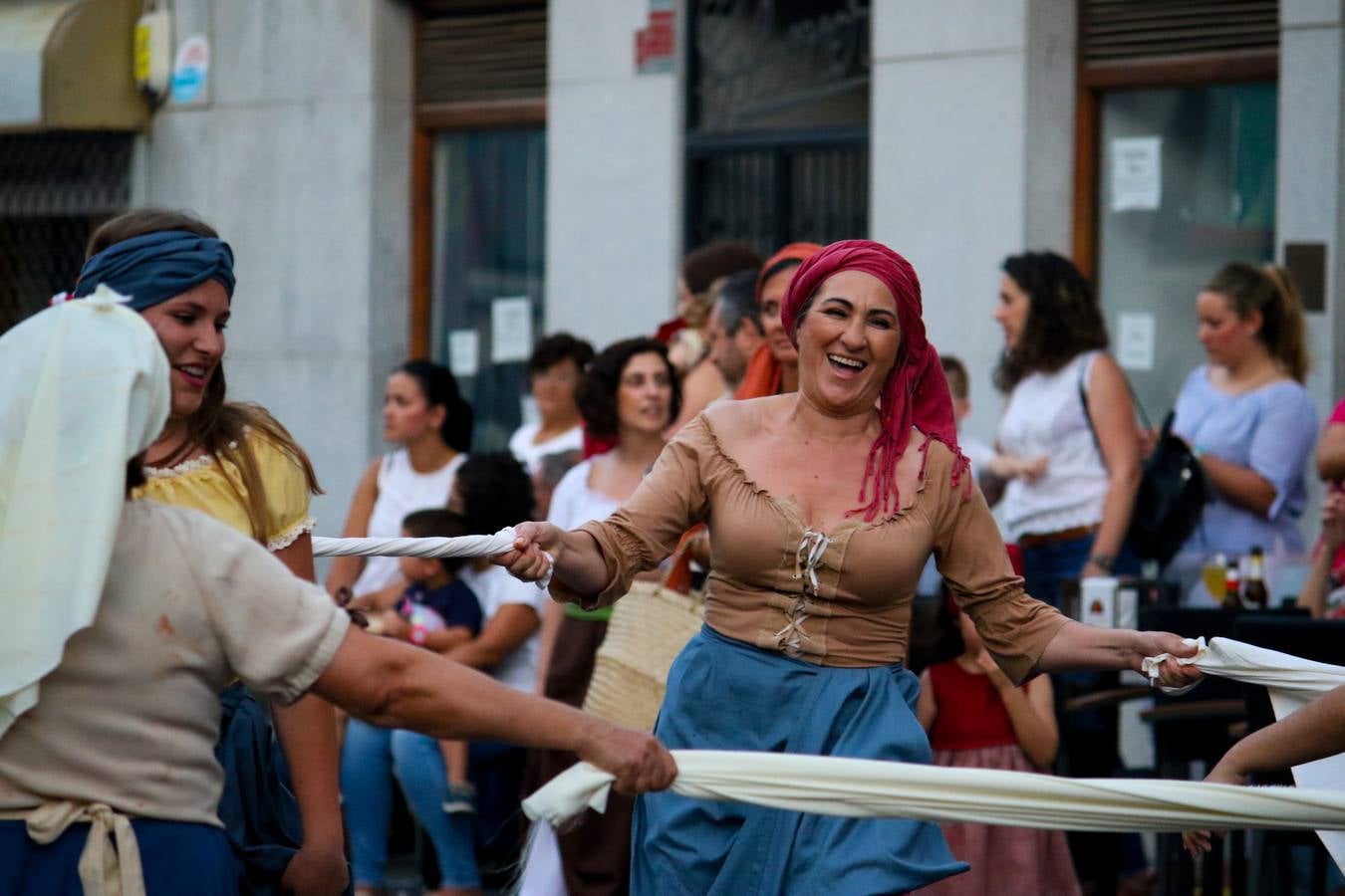Escena de animación de calle en la fortaleza templaria.