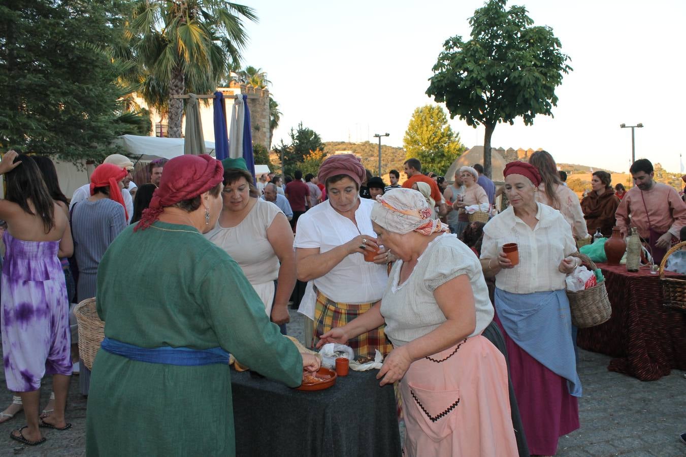 Escena de animación de calle en la fortaleza templaria.