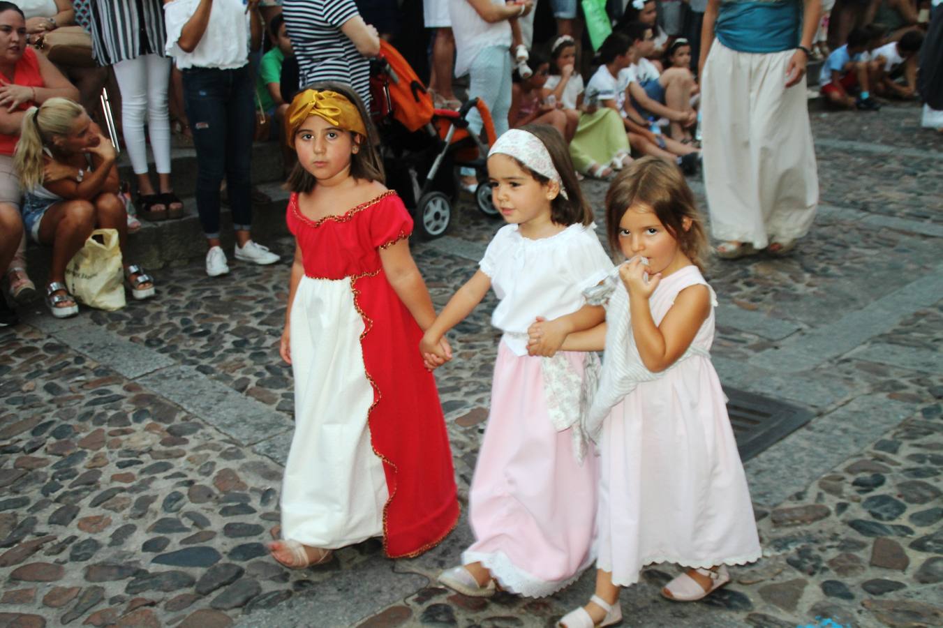 Escena de animación de calle en la fortaleza templaria.