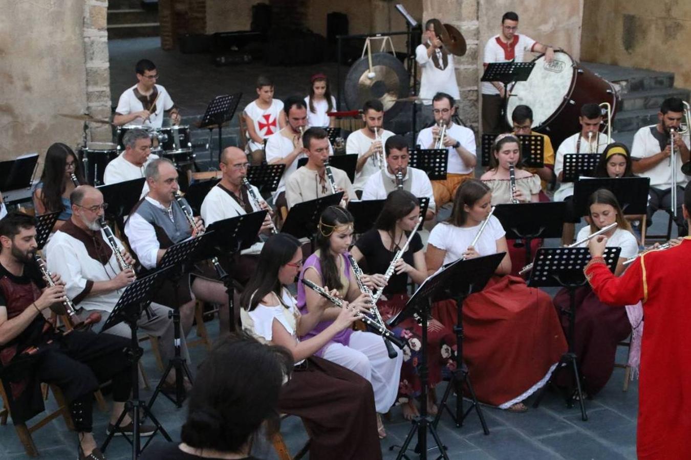 Concierto de la Asociación Musical de Jerez de los Caballeros en el cierre del Festiva Templario.