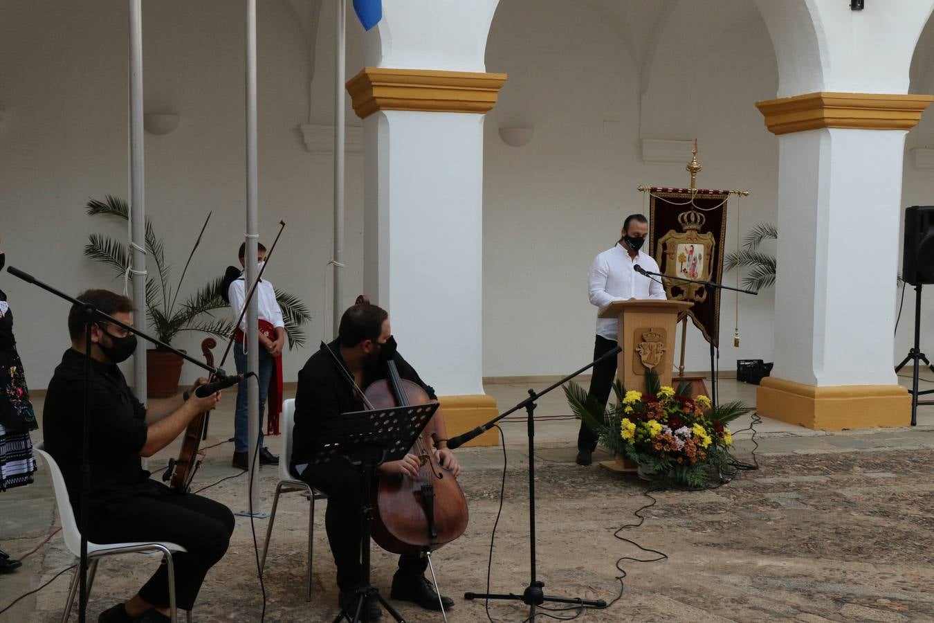 El alcalde de Jerez de los Caballeros, Juan Carlos Santan, durante su discurso.