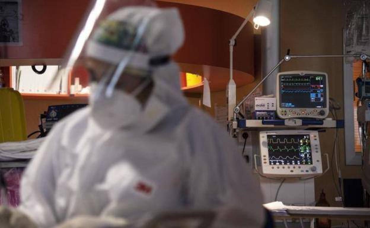 Unidad de cuidados intensivos de pacientes covid. 