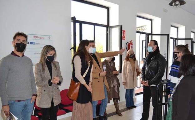 Los arquitectos responsables del cPlan de Accesibilidad han sido los encargados de guiar la visita a dichas instalaciones 