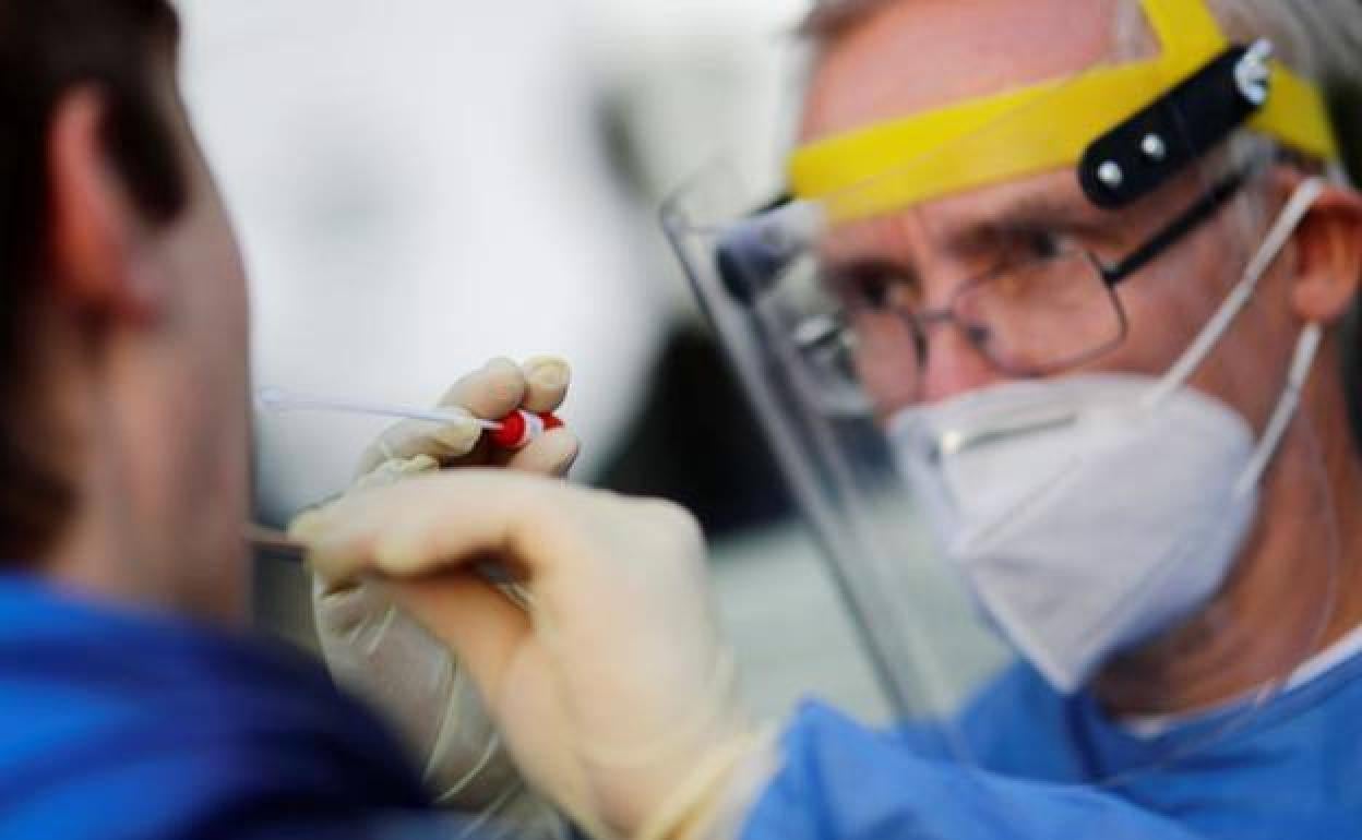Salud Pública notifica 1 caso positivo en Jerez y 2 en Brovales