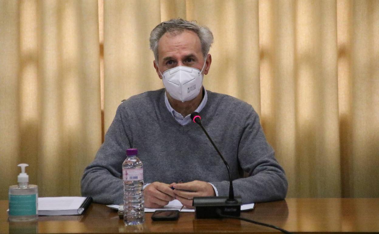 «No les importan la situación económica que vive Jerez y la falta de infraestructuras, solo piensan en su bienestar»