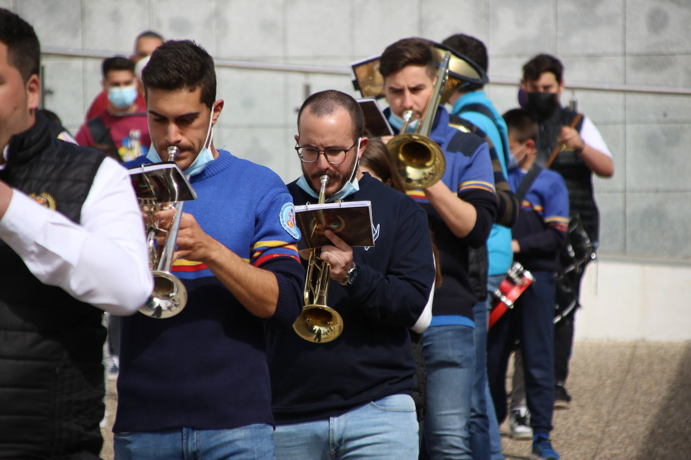 Fotos: Los sones cofrades resuenan con fervor y júbilo en el CEIP &#039;El Rodeo&#039;