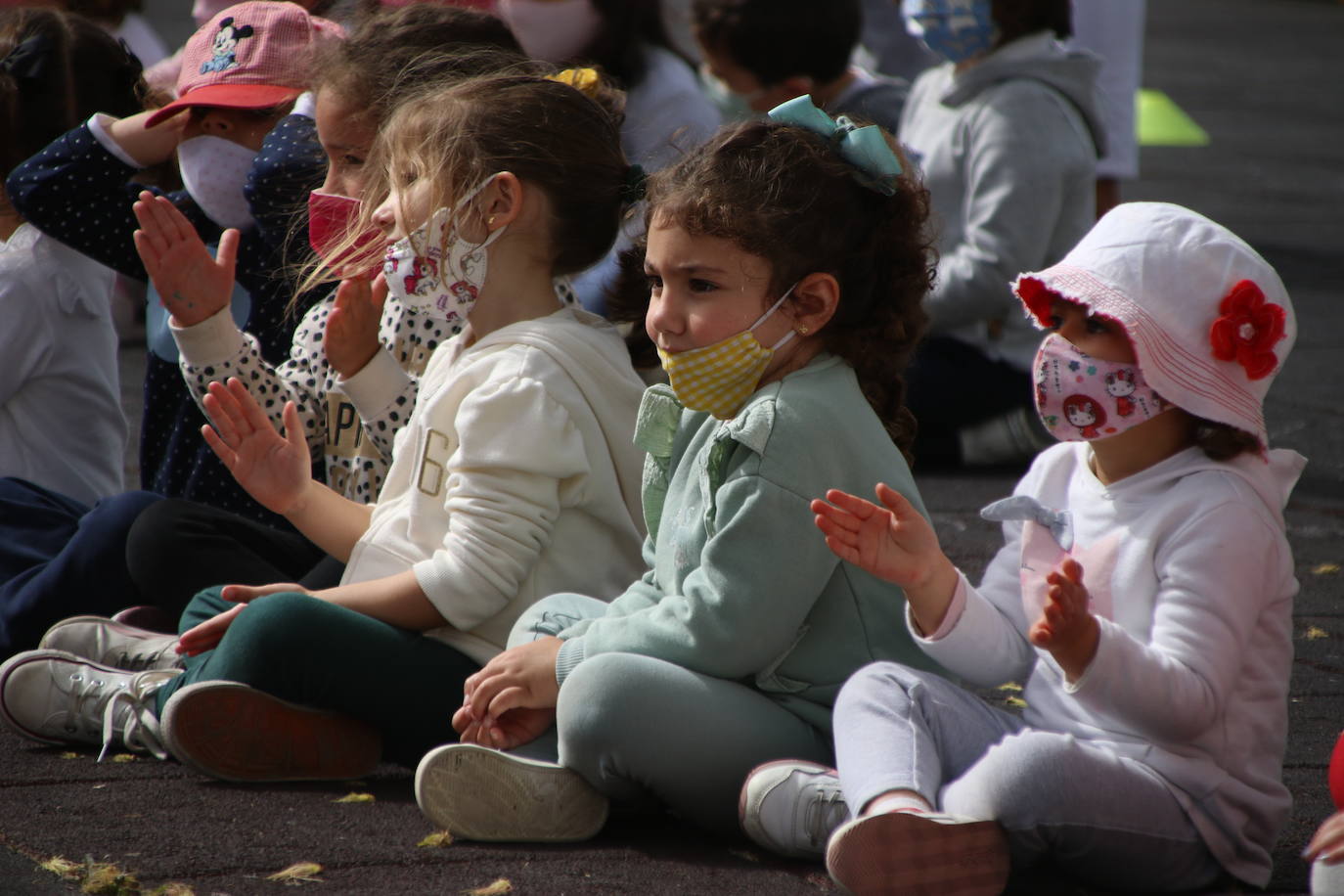 Fotos: Los sones cofrades resuenan con fervor y júbilo en el CEIP &#039;El Rodeo&#039;