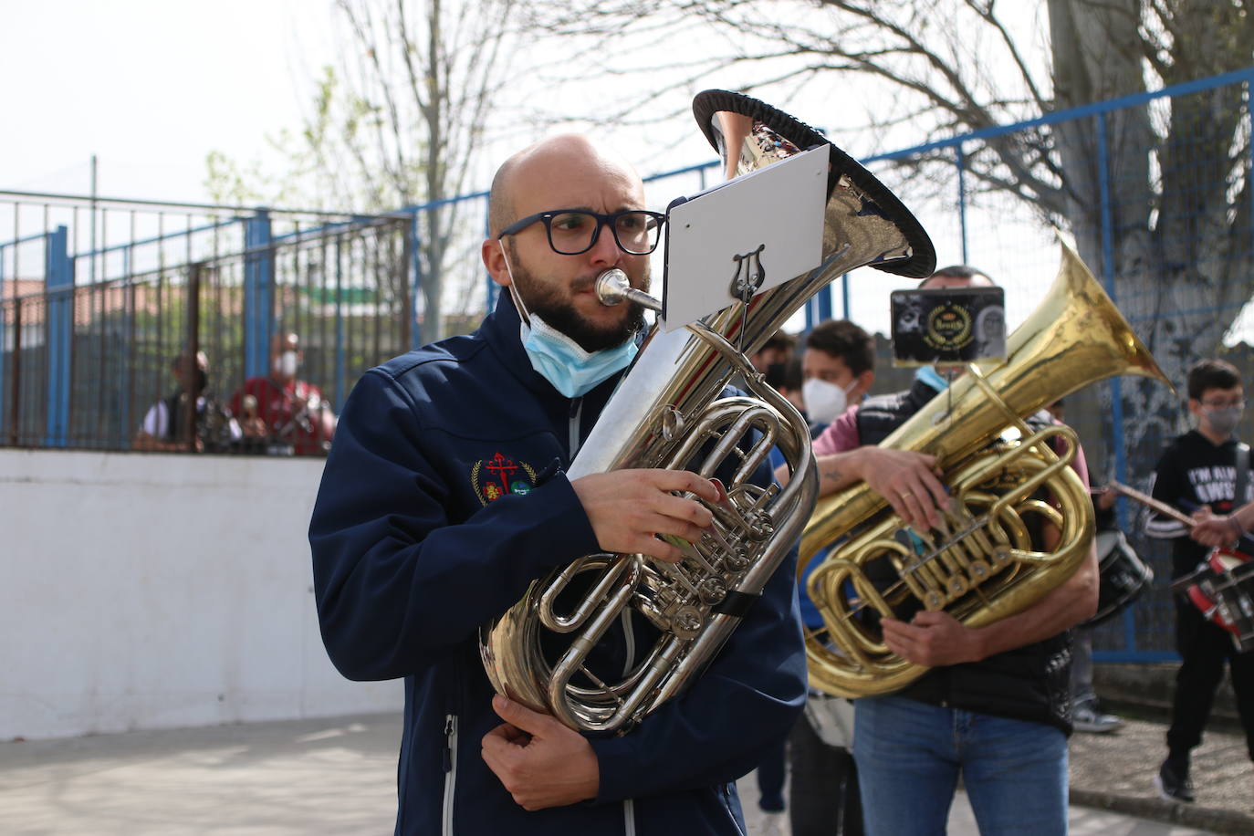 Fotos: Los sones cofrades resuenan con fervor y júbilo en el CEIP &#039;El Rodeo&#039;