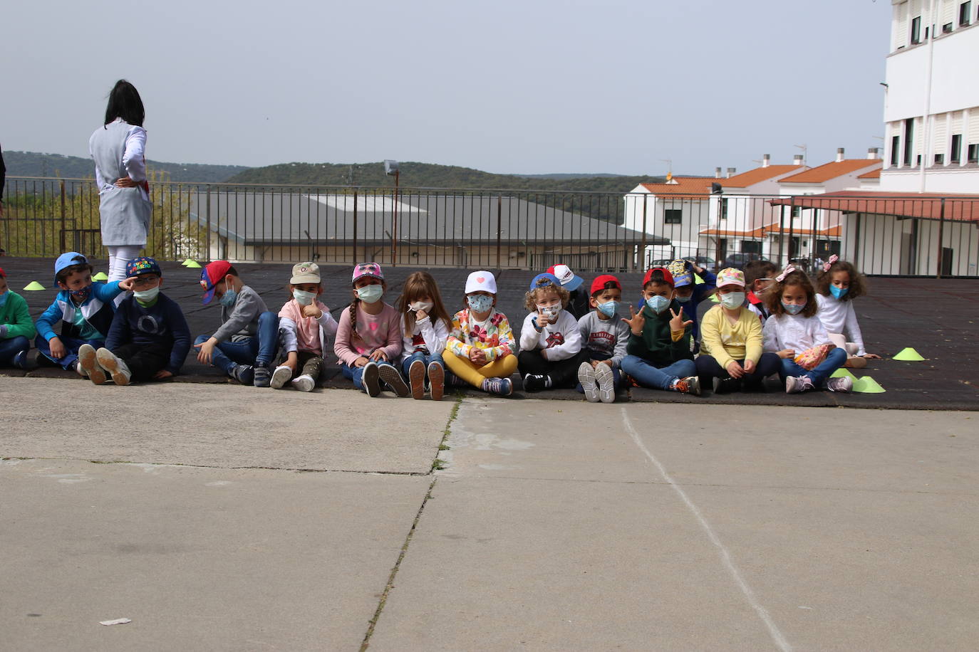 Fotos: Los sones cofrades resuenan con fervor y júbilo en el CEIP &#039;El Rodeo&#039;