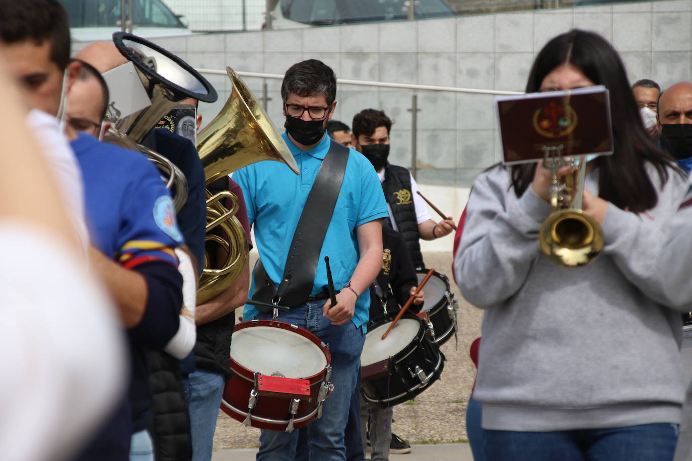 Fotos: Los sones cofrades resuenan con fervor y júbilo en el CEIP &#039;El Rodeo&#039;