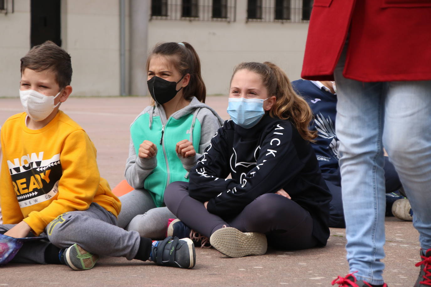 Fotos: Los sones cofrades resuenan con fervor y júbilo en el CEIP &#039;El Rodeo&#039;