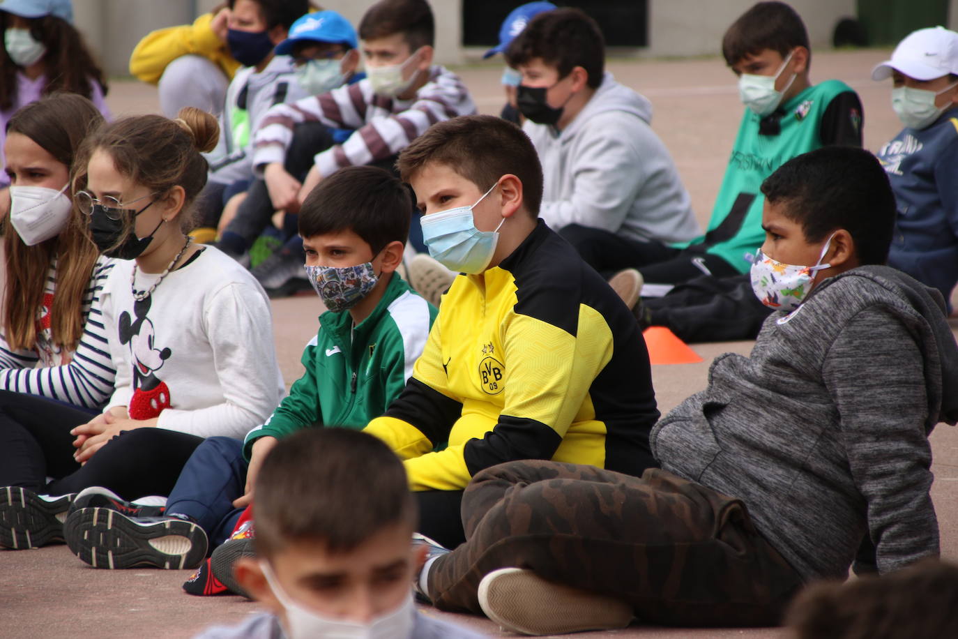 Fotos: Los sones cofrades resuenan con fervor y júbilo en el CEIP &#039;El Rodeo&#039;
