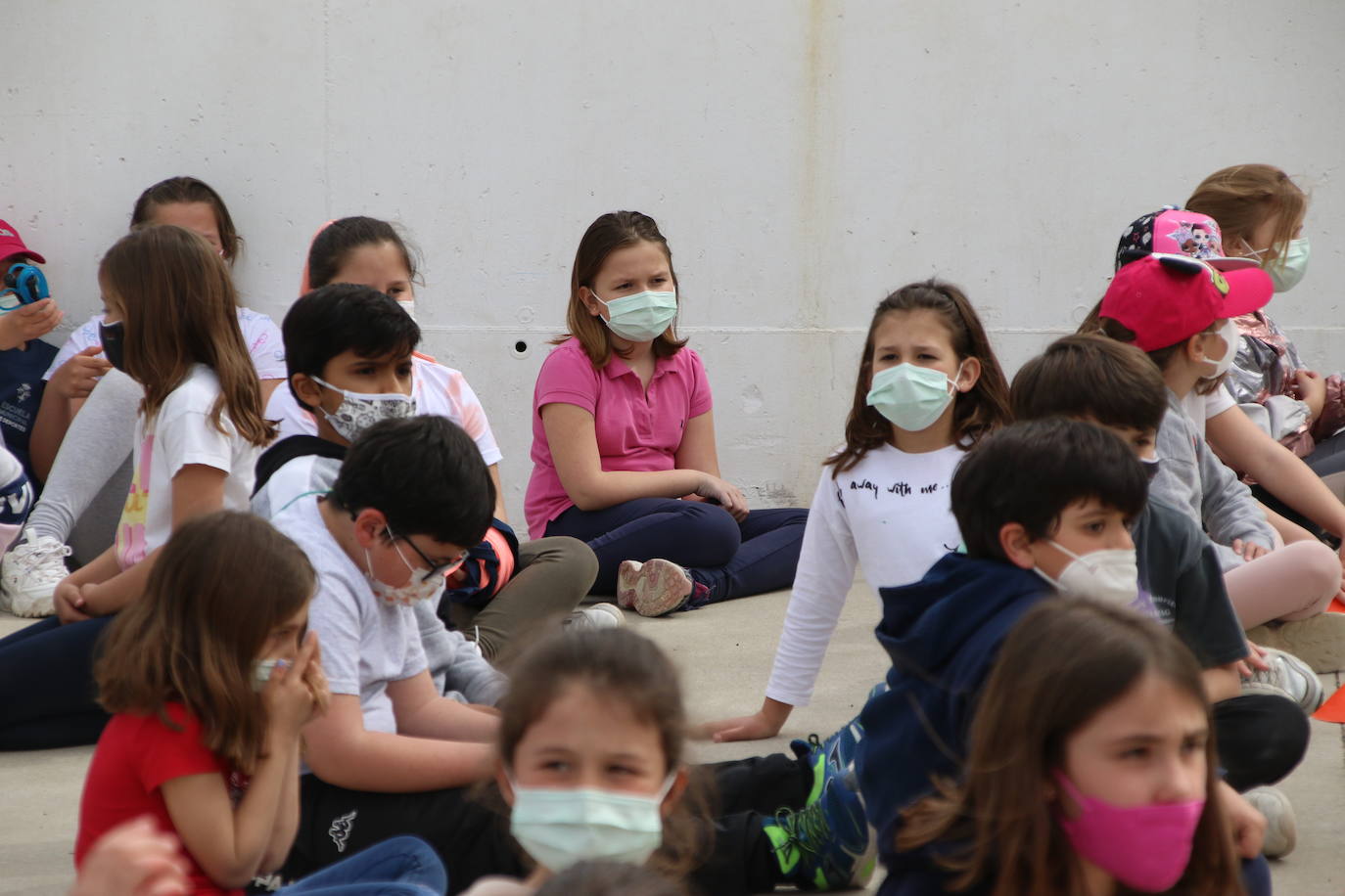 Fotos: Los sones cofrades resuenan con fervor y júbilo en el CEIP &#039;El Rodeo&#039;