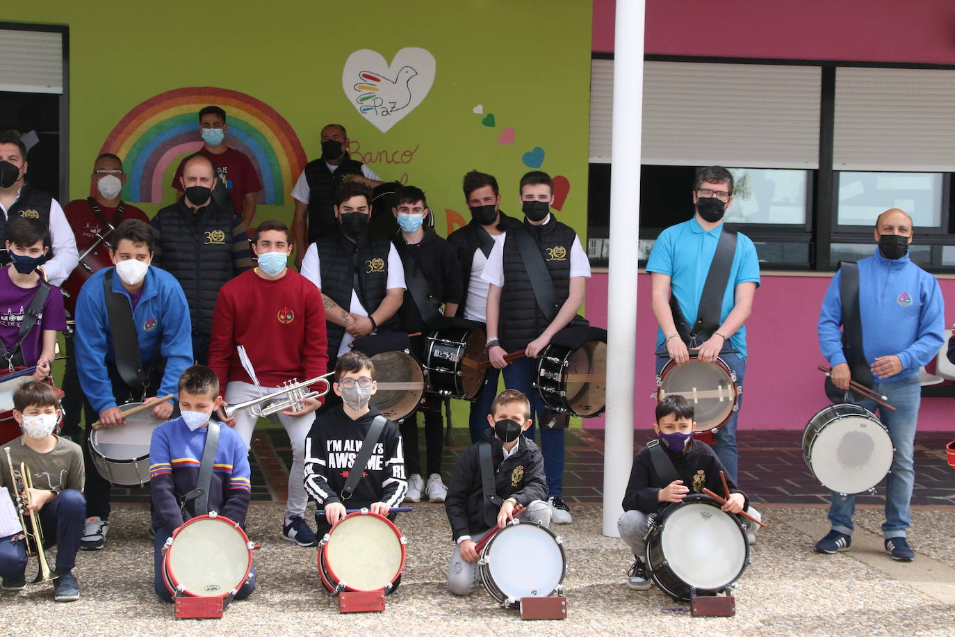 Fotos: Los sones cofrades resuenan con fervor y júbilo en el CEIP &#039;El Rodeo&#039;