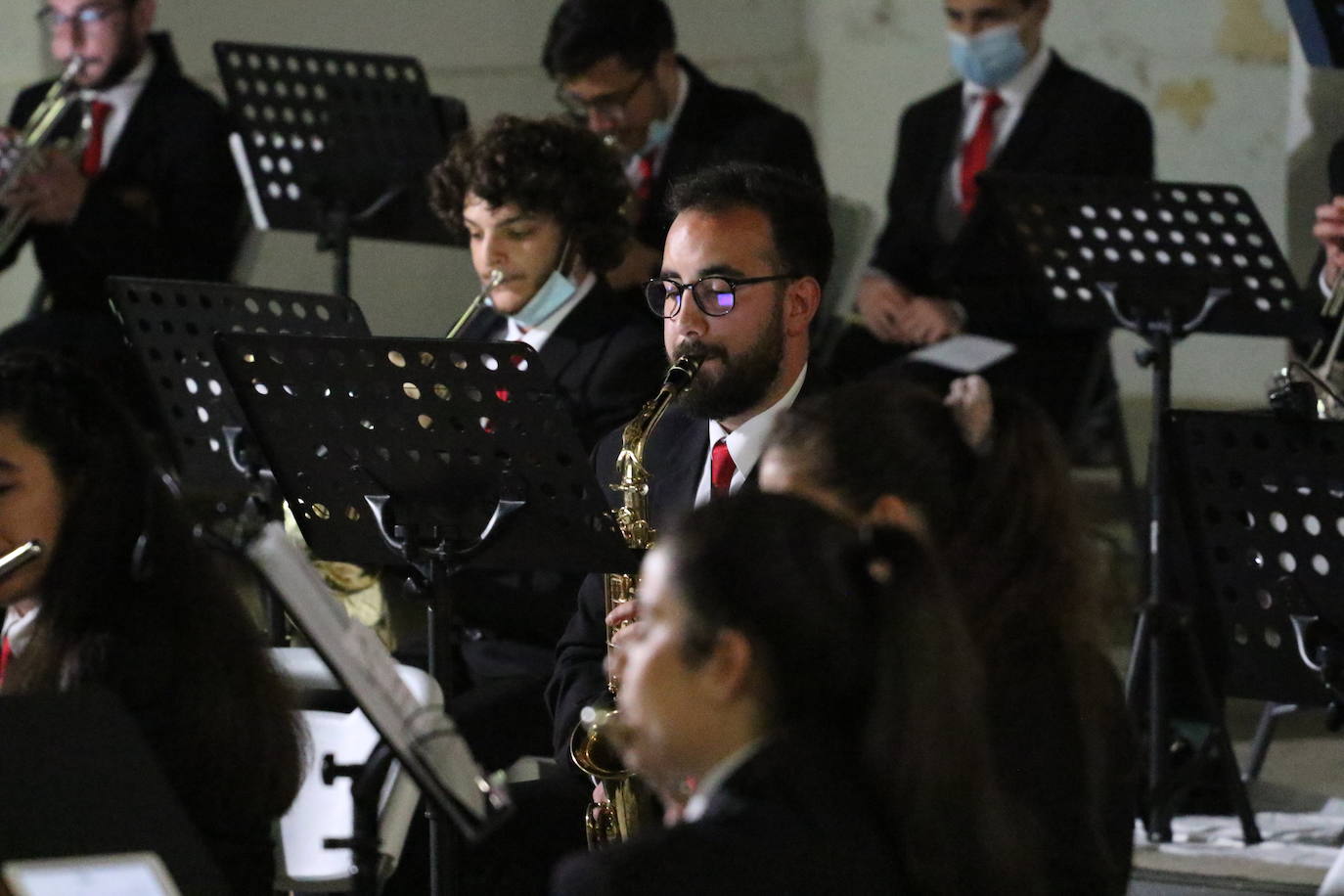 Fotos: La Plaza de la Alcazaba acoge varios conciertos de bandas con un fin solidario