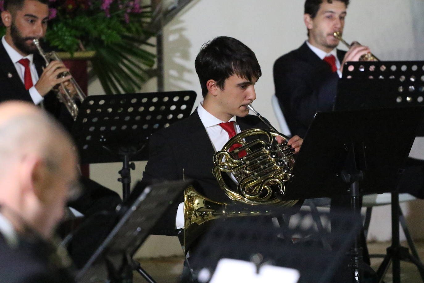 Fotos: La Plaza de la Alcazaba acoge varios conciertos de bandas con un fin solidario