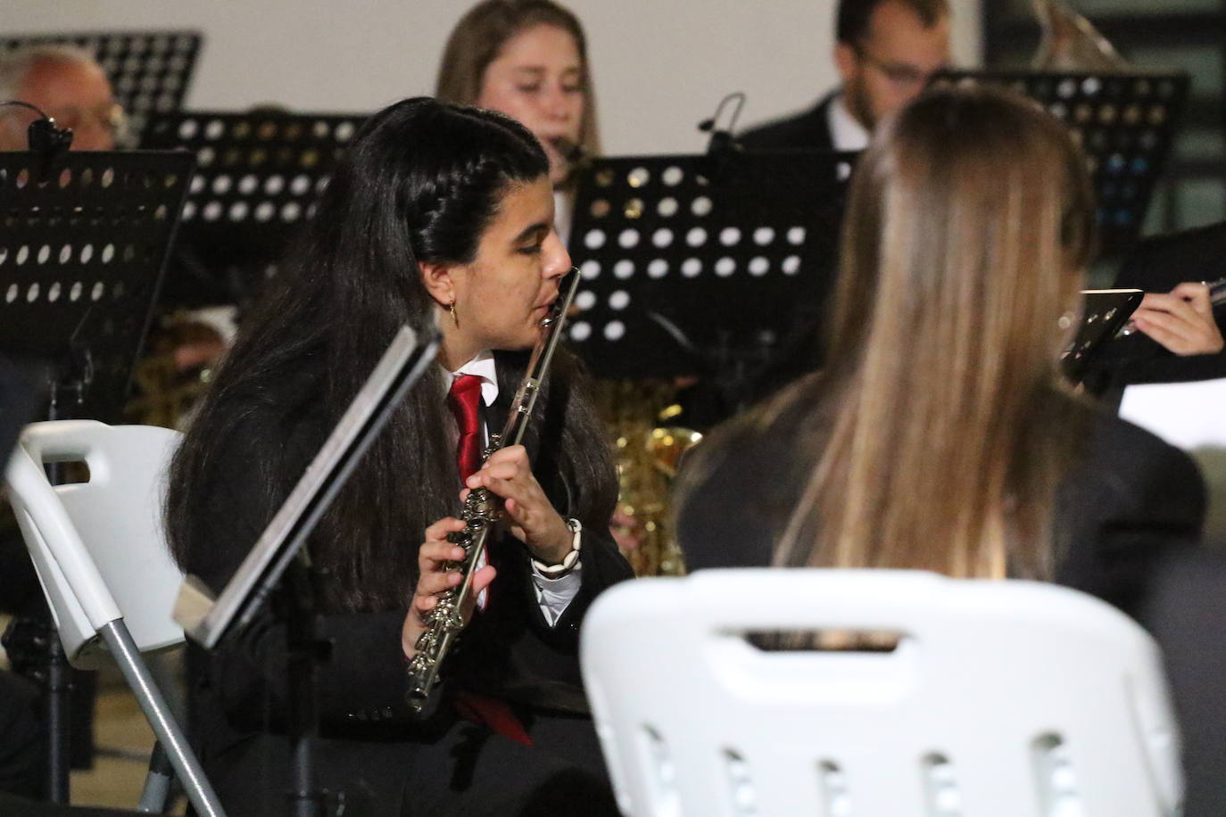 Fotos: La Plaza de la Alcazaba acoge varios conciertos de bandas con un fin solidario