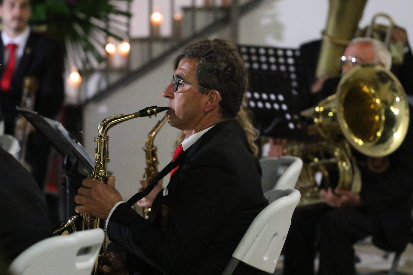 Fotos: La Plaza de la Alcazaba acoge varios conciertos de bandas con un fin solidario