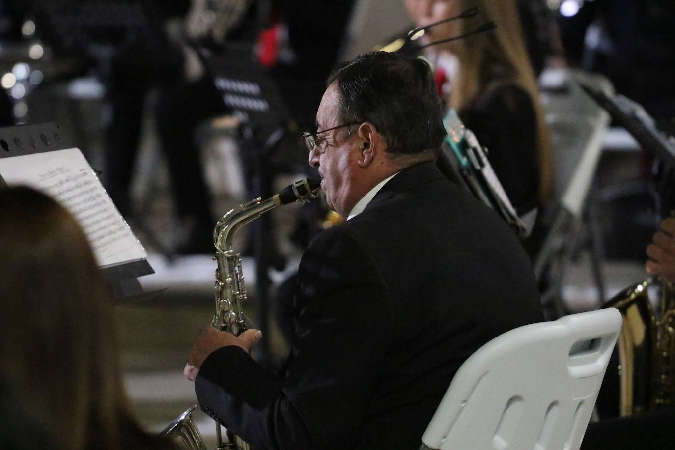Fotos: La Plaza de la Alcazaba acoge varios conciertos de bandas con un fin solidario