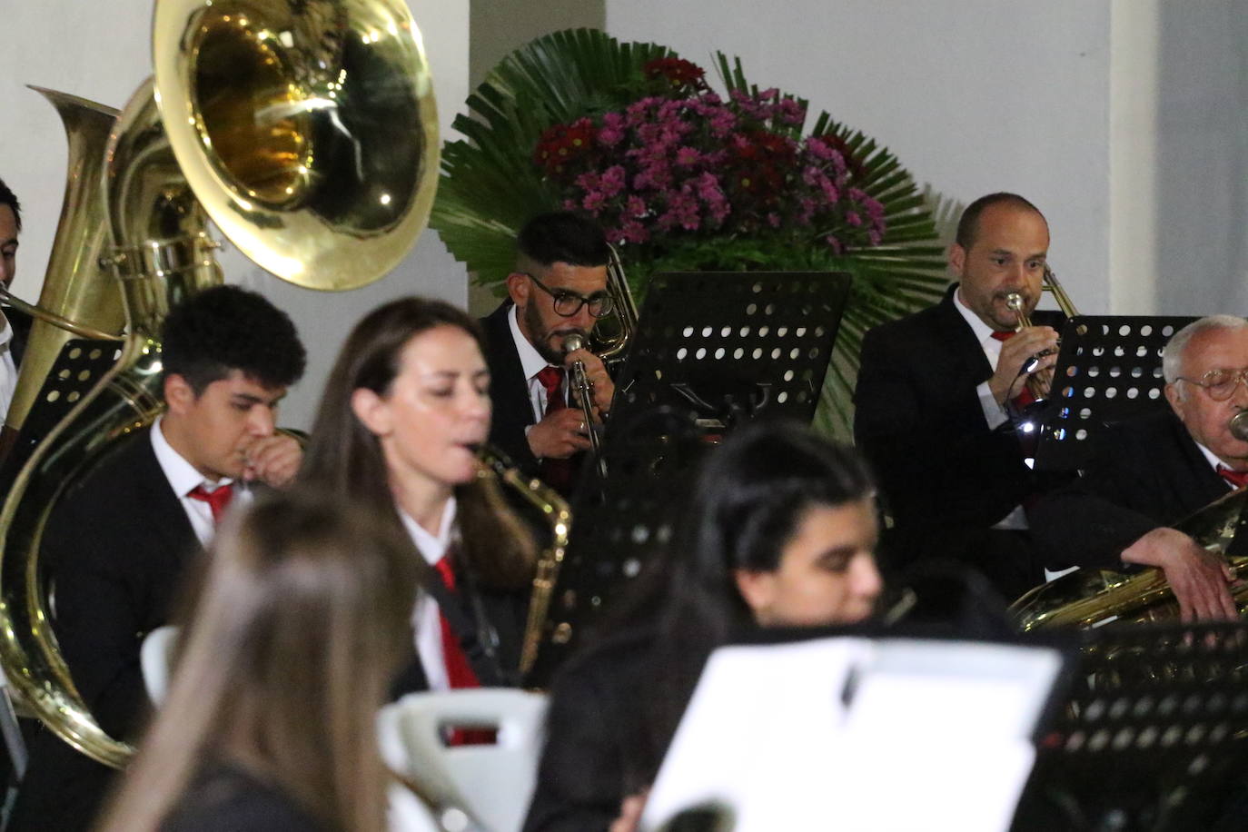 Fotos: La Plaza de la Alcazaba acoge varios conciertos de bandas con un fin solidario