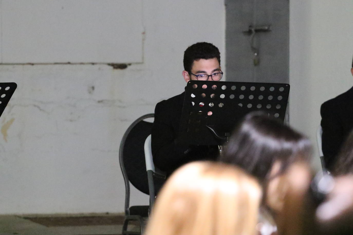 Fotos: La Plaza de la Alcazaba acoge varios conciertos de bandas con un fin solidario