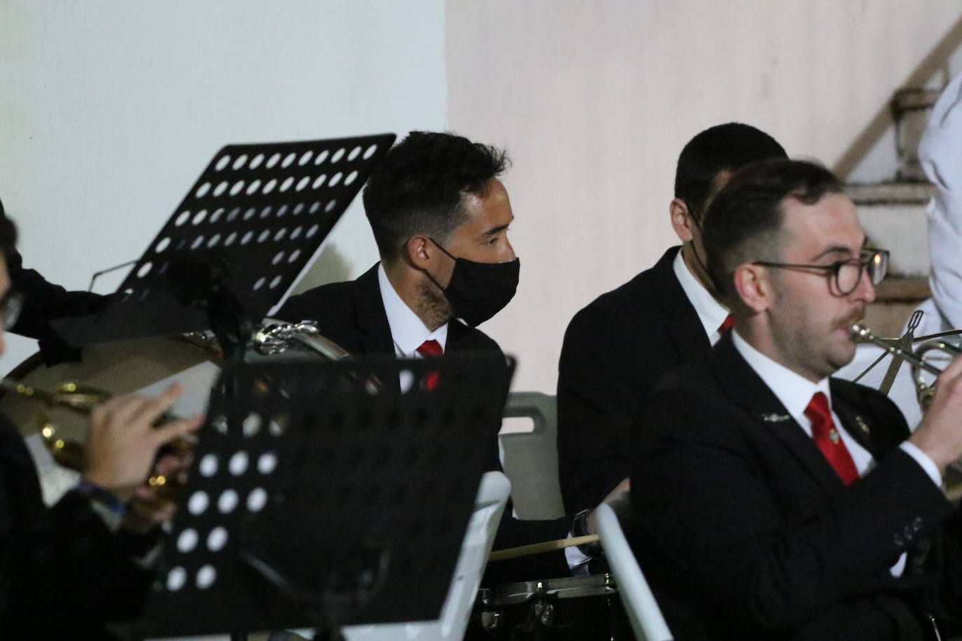 Fotos: La Plaza de la Alcazaba acoge varios conciertos de bandas con un fin solidario