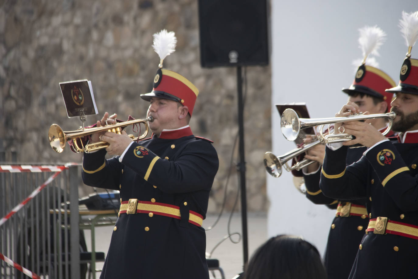 Fotos: La Plaza de la Alcazaba acoge varios conciertos de bandas con un fin solidario