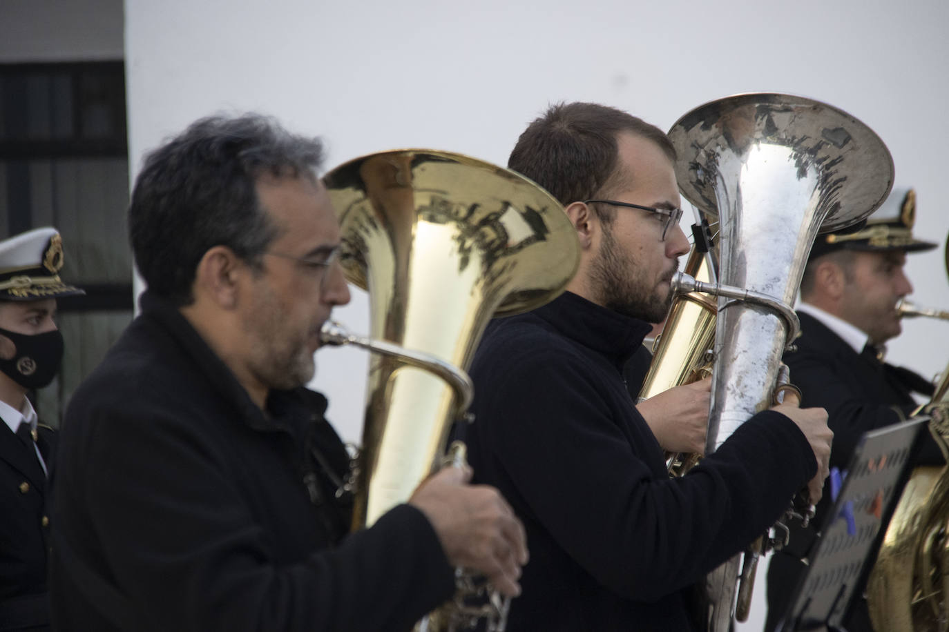 Fotos: La Plaza de la Alcazaba acoge varios conciertos de bandas con un fin solidario