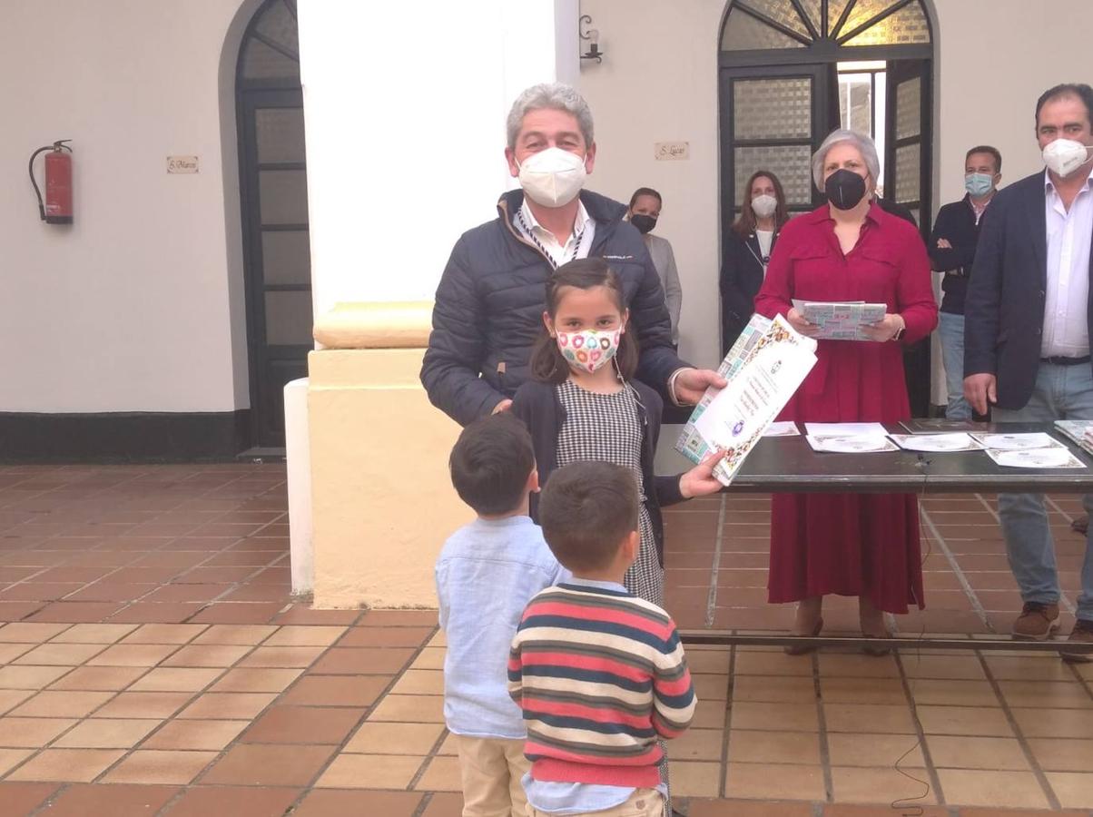 Fotos: La Junta de Cofradías entrega los premios del concurso &#039;Semana Santa en el colegio&#039;