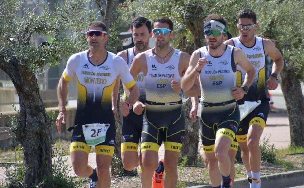 Fernando Méndez, Luis Alberto Cordero y Álvaro Gómez, campeones de Extremadura en Duatlón Contrarreloj por equipos