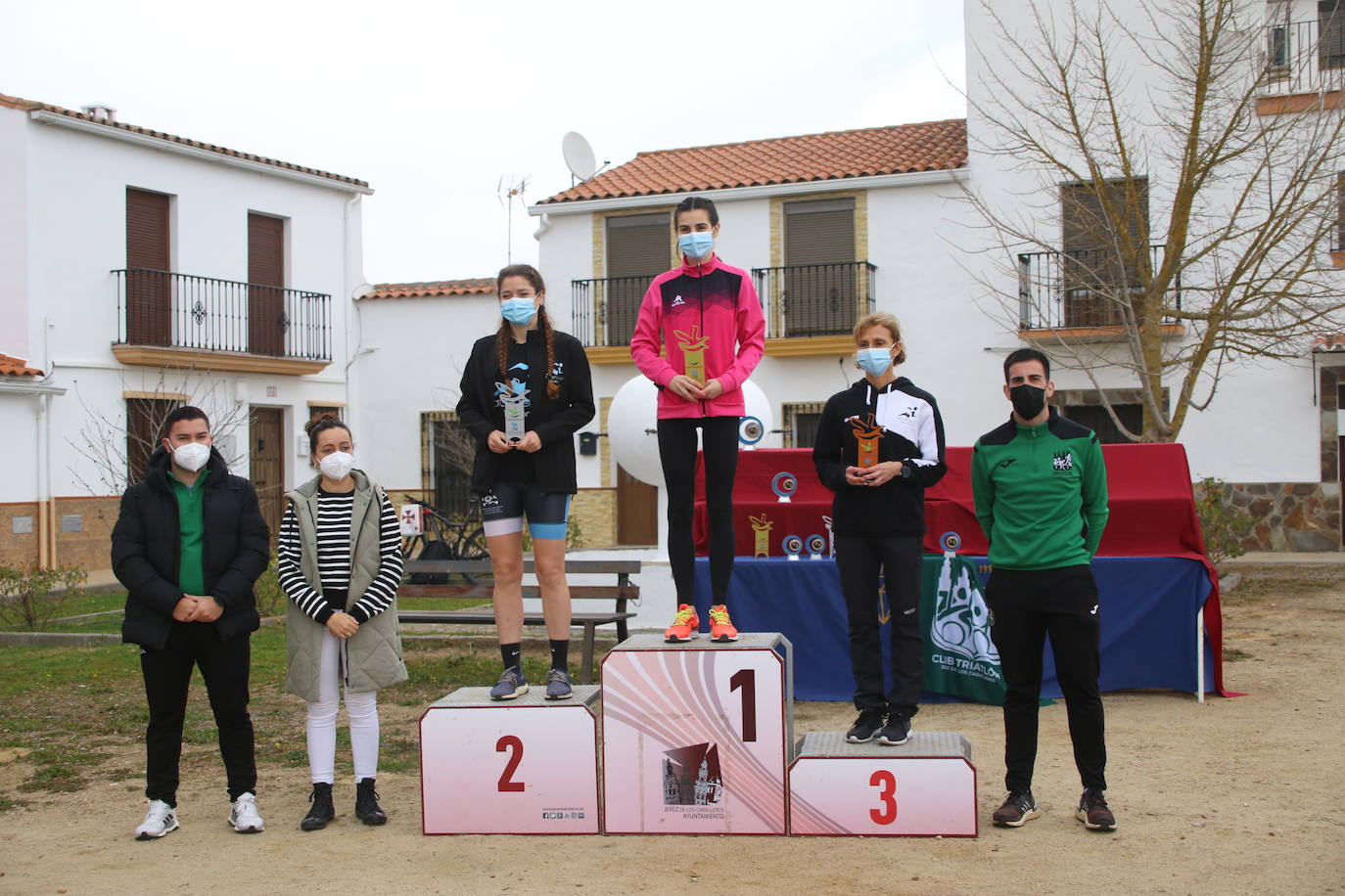 Fotos: Carlos Cobos e Irene Cascajosa ganan el II Duatlón Cross &#039;Dehesa de Jerez&#039;