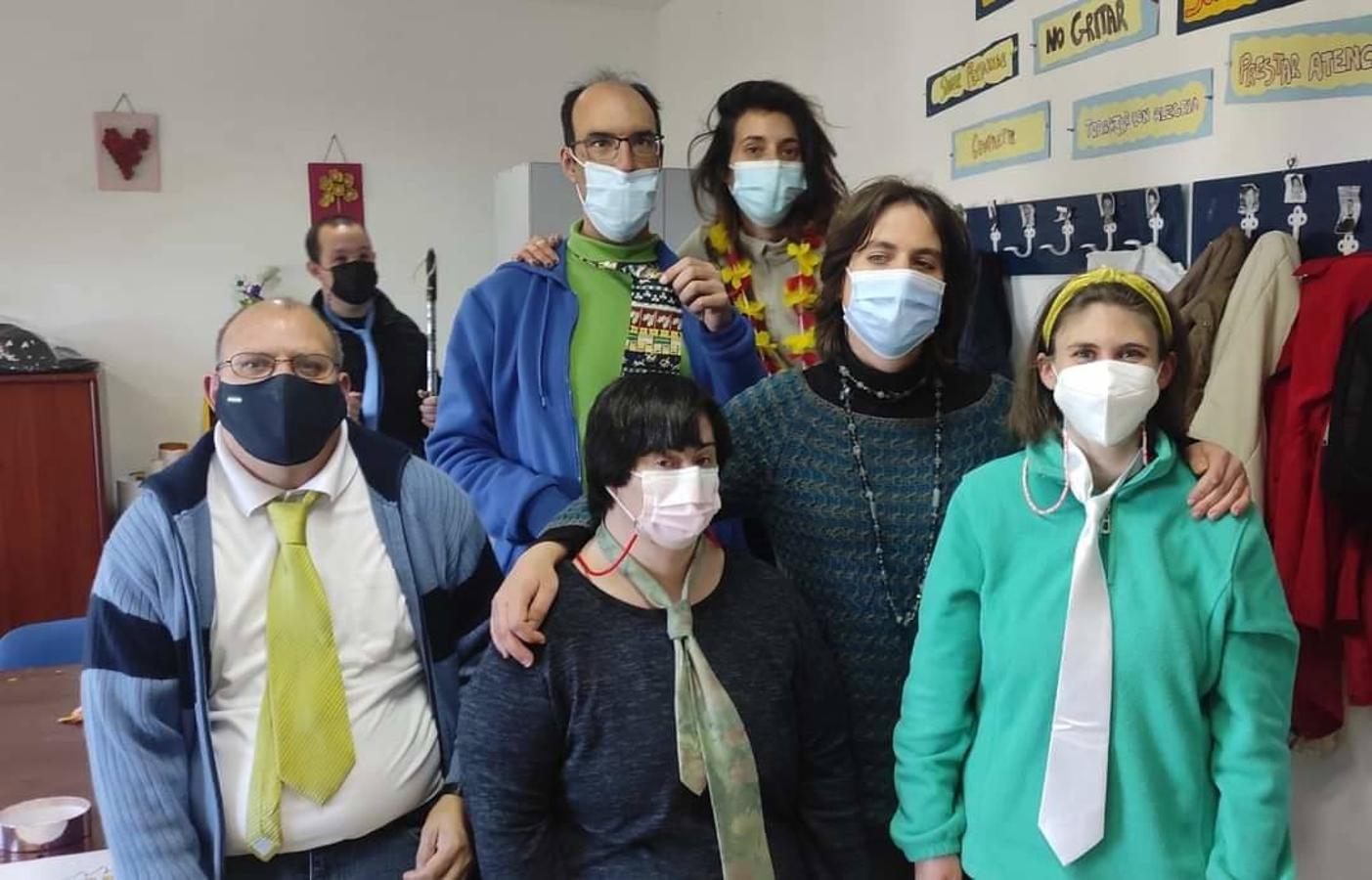 Fotos: El Carnaval llena de color, ritmo y alegría los centros educativos