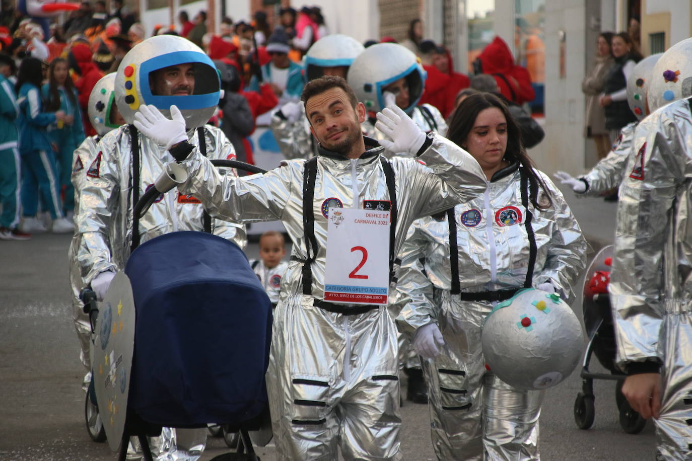 Fotos: El Carnaval vuelve a teñir de color y alegría las calles de Jerez